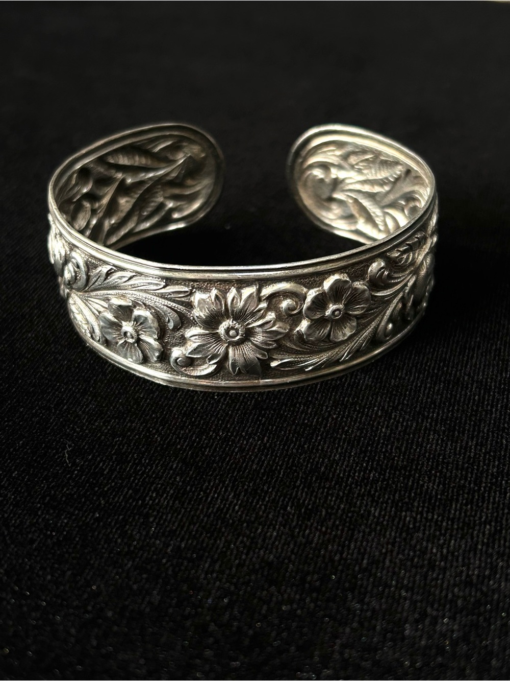 S. Kirk & Son Vintage Sterling Silver Repousse Floral Cuff Bracelet, 31g.